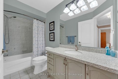 Photo 24 at 9 Oland Drive, Vellore Village, Vaughan