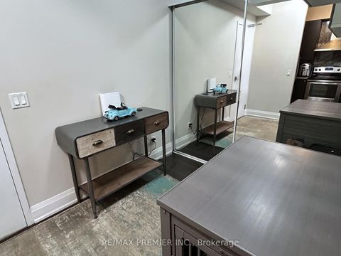 Photo 10 at 513 - 8302 Islington Avenue, Islington Woods, Vaughan