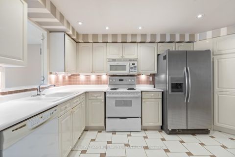 Photo 11 at 1006 - 10 Tichester Road, Forest Hill South, Toronto