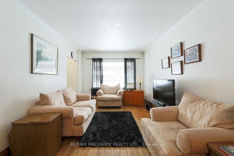 Photo 2 at 21 Phenix Drive, Cliffside, Toronto