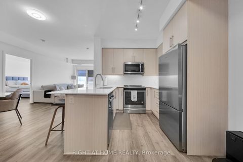 Photo 7 at 903 - 65 Oneida Crescent, Langstaff, Richmond Hill