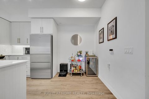 Photo 8 at 903 - 65 Oneida Crescent, Langstaff, Richmond Hill