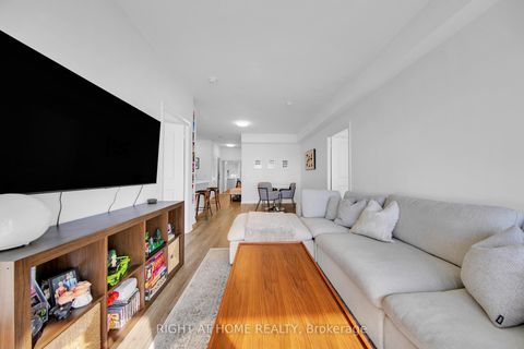 Photo 9 at 903 - 65 Oneida Crescent, Langstaff, Richmond Hill