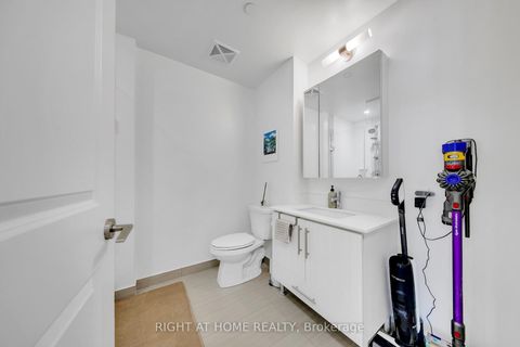 Photo 15 at 903 - 65 Oneida Crescent, Langstaff, Richmond Hill