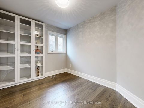 Photo 33 at 26 Carnoustie Crescent, Jefferson, Richmond Hill