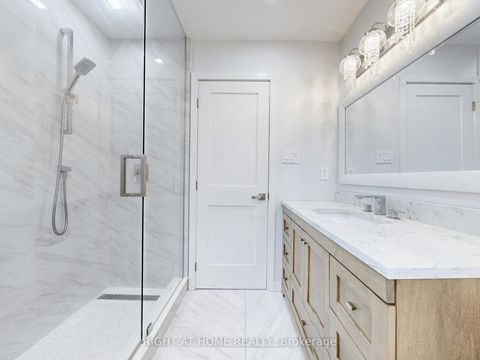 Photo 37 at 26 Carnoustie Crescent, Jefferson, Richmond Hill