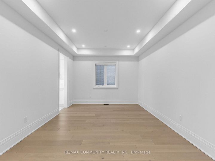 Photo 4 at 104 Greville Street E, Vellore Village, Vaughan