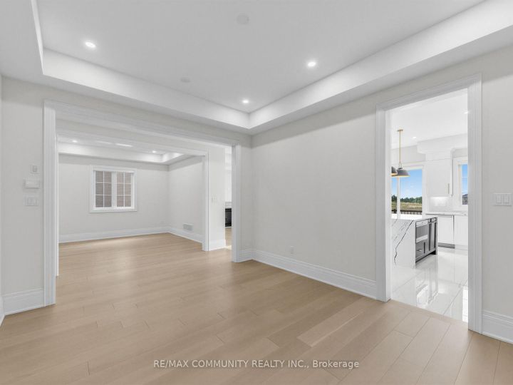 Photo 6 at 104 Greville Street E, Vellore Village, Vaughan