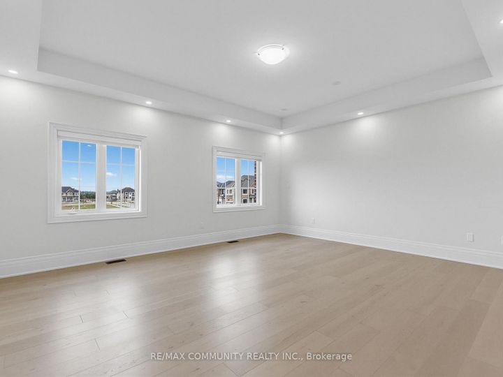 Photo 14 at 104 Greville Street E, Vellore Village, Vaughan