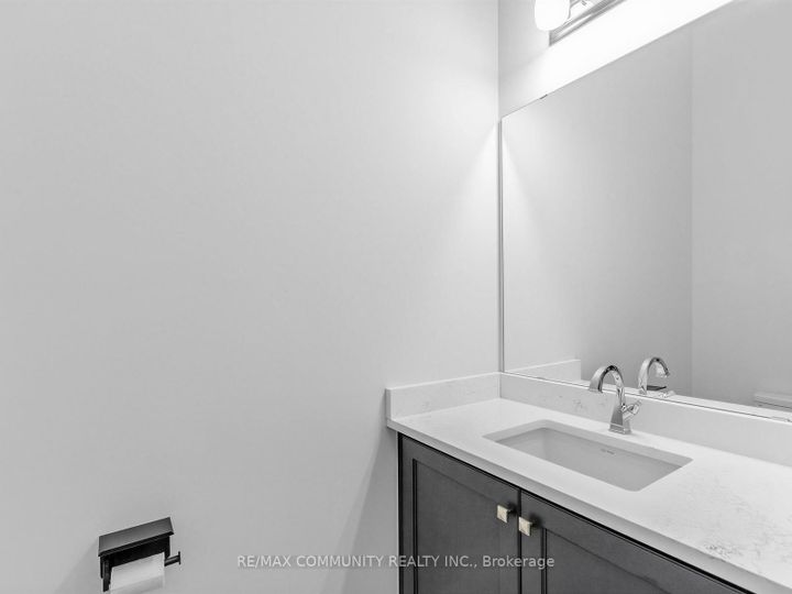 Photo 31 at 104 Greville Street E, Vellore Village, Vaughan