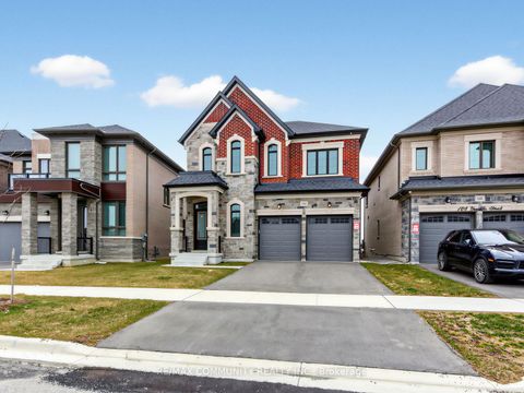 Photo 2 at 104 Greville Street E, Vellore Village, Vaughan