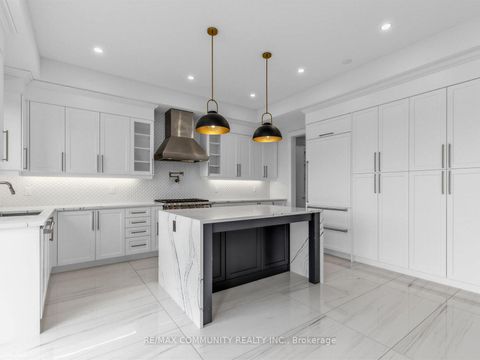 Photo 10 at 104 Greville Street E, Vellore Village, Vaughan