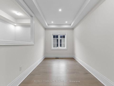 Photo 13 at 104 Greville Street E, Vellore Village, Vaughan