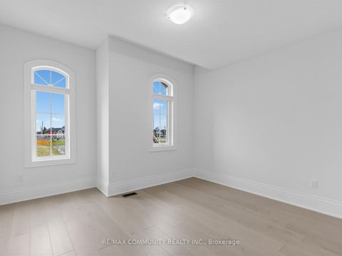 Photo 26 at 104 Greville Street E, Vellore Village, Vaughan