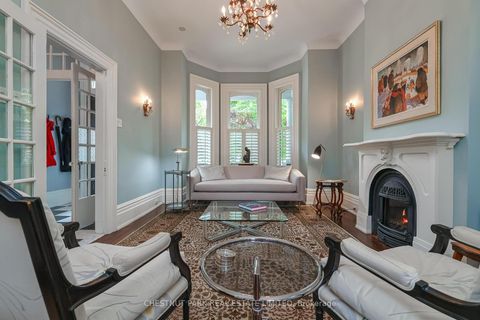 Photo 6 at 82 Bellevue Avenue, Chinatown, Toronto