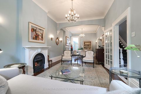 Photo 8 at 82 Bellevue Avenue, Chinatown, Toronto