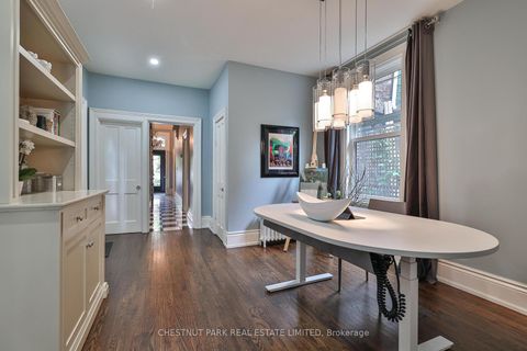 Photo 10 at 82 Bellevue Avenue, Chinatown, Toronto