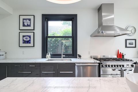 Photo 12 at 82 Bellevue Avenue, Chinatown, Toronto