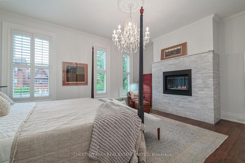 Photo 18 at 82 Bellevue Avenue, Chinatown, Toronto