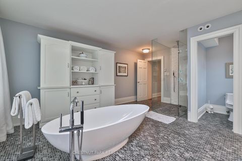 Photo 19 at 82 Bellevue Avenue, Chinatown, Toronto