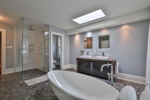 Photo 20 at 82 Bellevue Avenue, Chinatown, Toronto