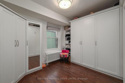 Photo 24 at 82 Bellevue Avenue, Chinatown, Toronto