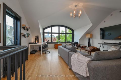 Photo 26 at 82 Bellevue Avenue, Chinatown, Toronto