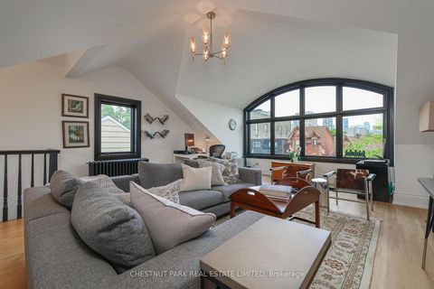 Photo 27 at 82 Bellevue Avenue, Chinatown, Toronto