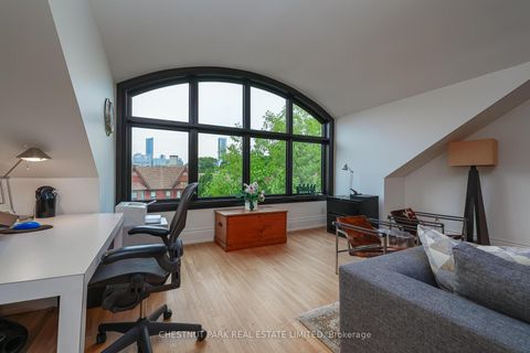 Photo 29 at 82 Bellevue Avenue, Chinatown, Toronto