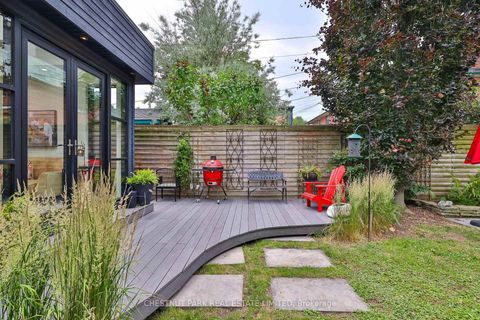 Photo 32 at 82 Bellevue Avenue, Chinatown, Toronto