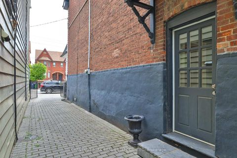Photo 35 at 82 Bellevue Avenue, Chinatown, Toronto