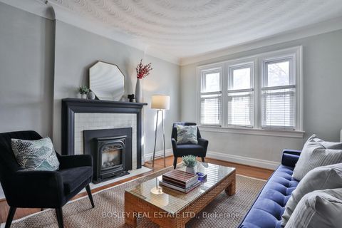 Photo 2 at 88 Indian Grove, Swansea, Toronto