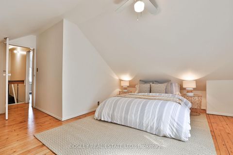 Photo 31 at 88 Indian Grove, Swansea, Toronto