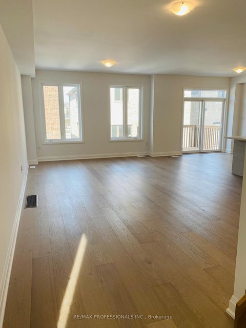 Photo 4 at 14 Barnyard Trail, Shore, Barrie