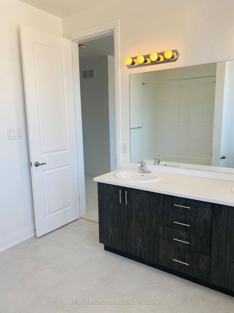 Photo 6 at 14 Barnyard Trail, Shore, Barrie