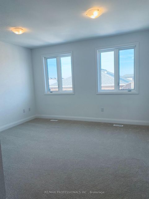 Photo 7 at 14 Barnyard Trail, Shore, Barrie