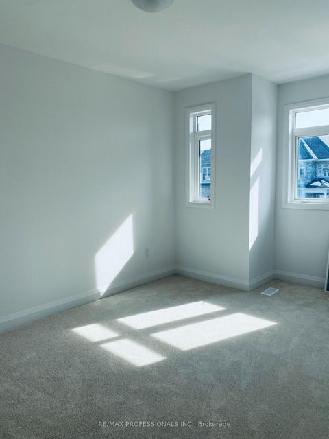 Photo 9 at 14 Barnyard Trail, Shore, Barrie