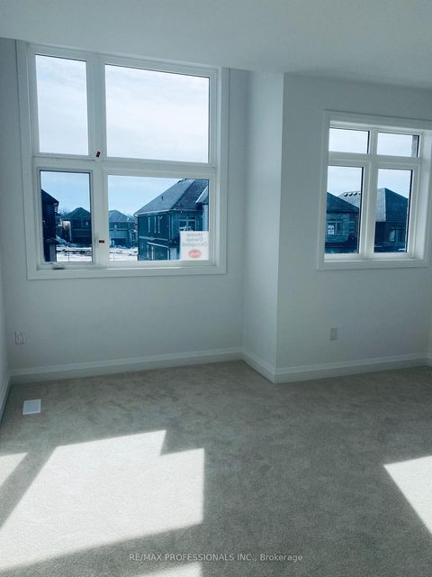 Photo 10 at 14 Barnyard Trail, Shore, Barrie