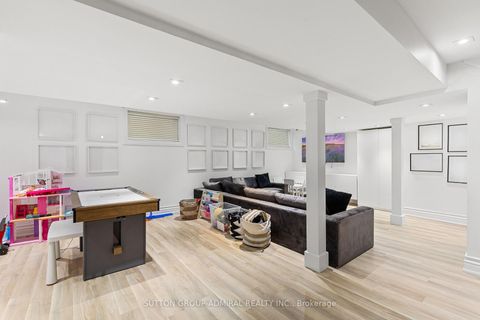 Photo 22 at 539 Beverley Glen Boulevard, Beverley Glen, Vaughan