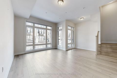 Photo 2 at 20 Credit Lane, Jefferson, Richmond Hill