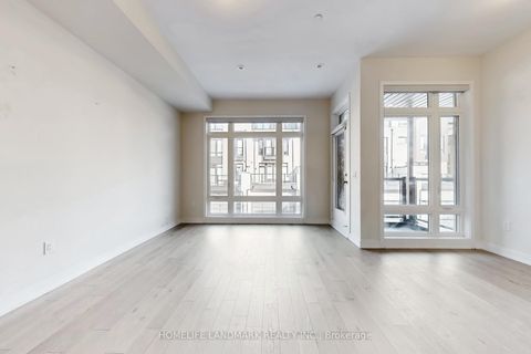 Photo 3 at 20 Credit Lane, Jefferson, Richmond Hill