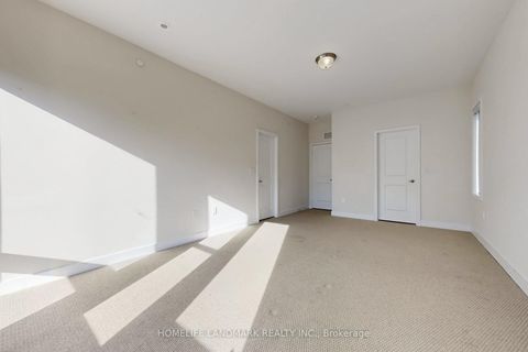 Photo 15 at 20 Credit Lane, Jefferson, Richmond Hill