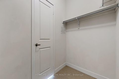 Photo 16 at 20 Credit Lane, Jefferson, Richmond Hill