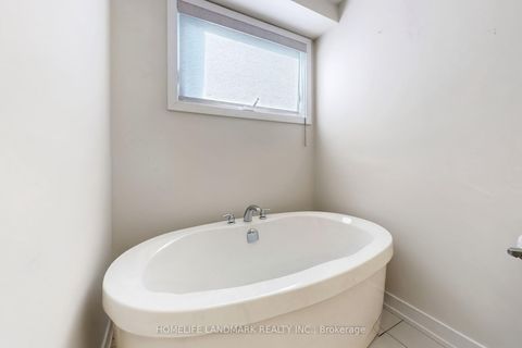 Photo 18 at 20 Credit Lane, Jefferson, Richmond Hill