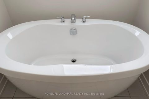 Photo 20 at 20 Credit Lane, Jefferson, Richmond Hill