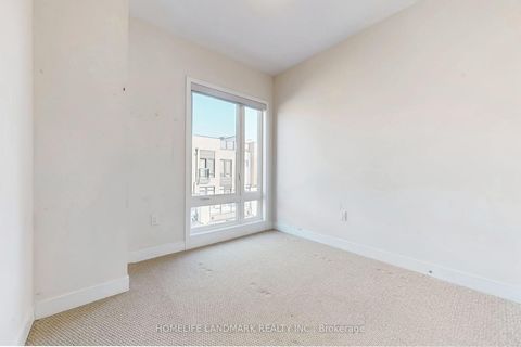 Photo 21 at 20 Credit Lane, Jefferson, Richmond Hill