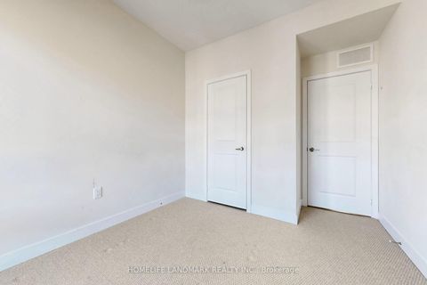 Photo 26 at 20 Credit Lane, Jefferson, Richmond Hill