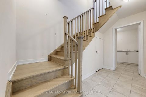 Photo 32 at 20 Credit Lane, Jefferson, Richmond Hill