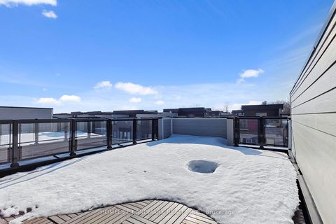 Photo 44 at 20 Credit Lane, Jefferson, Richmond Hill