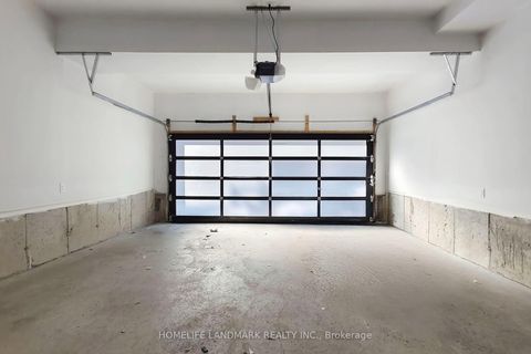 Photo 45 at 20 Credit Lane, Jefferson, Richmond Hill